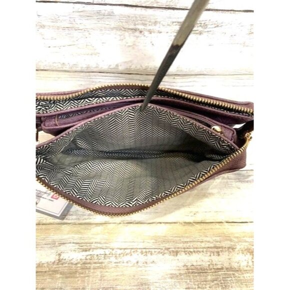 Jen & Co. Vegan Leather Violet Crossbody Clutch with Adjustable Straps - Picture 10 of 12